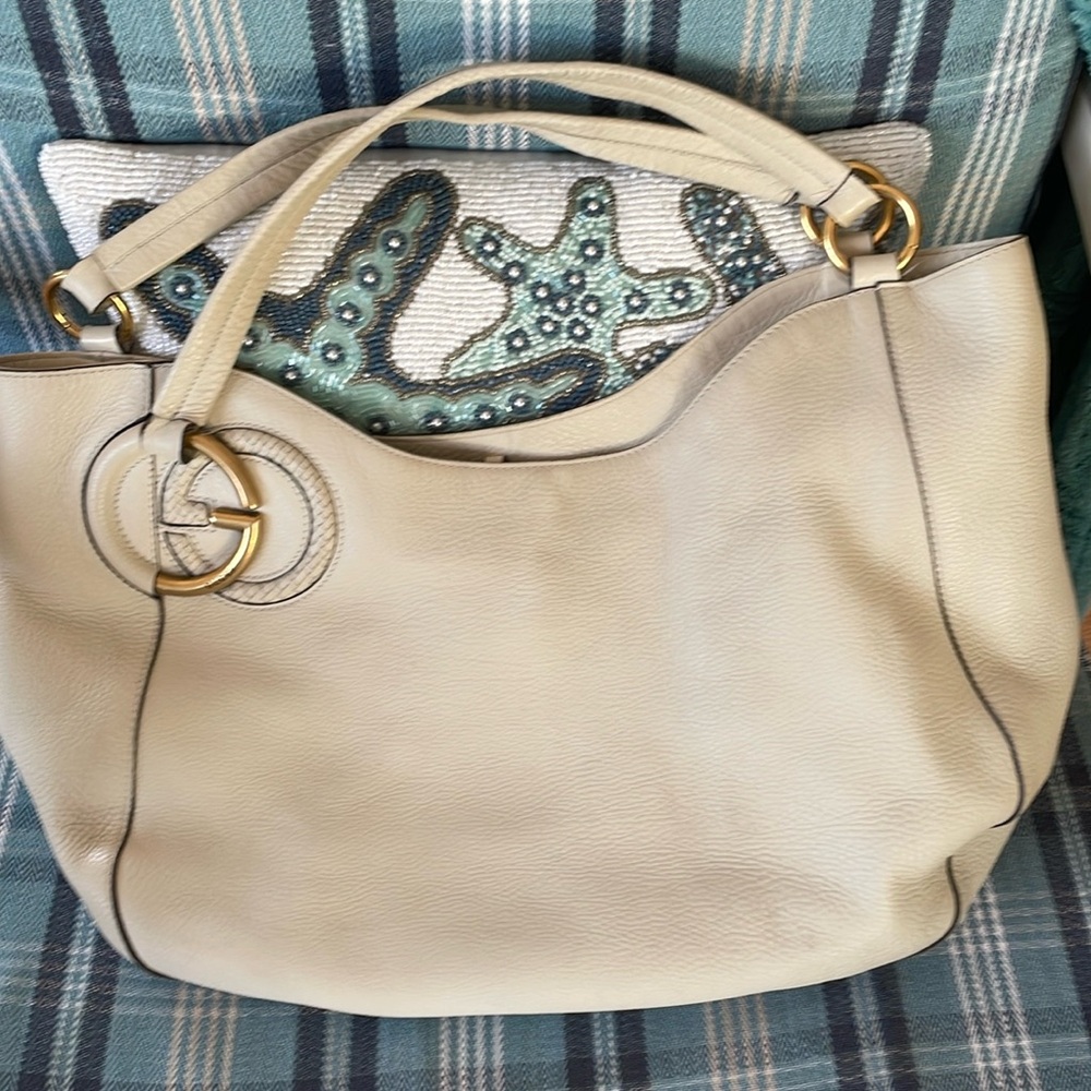 Gorgeous Gucci bag! - Picture 2 of 11